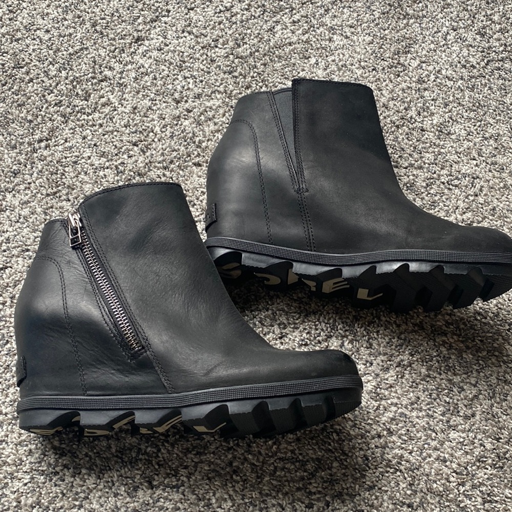 Sorel Wedge Bootie sz 9